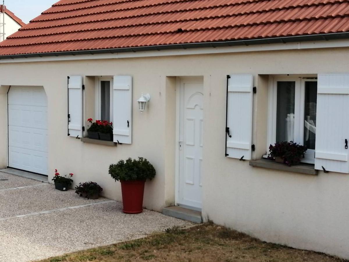 Maison Independante Lailly-en-Val Kültér fotó